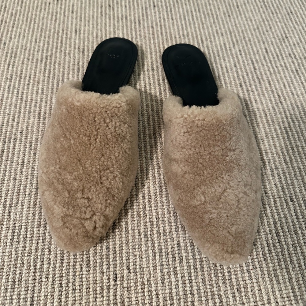 Marc Fisher - Sherpa Mules- Sz 8.5